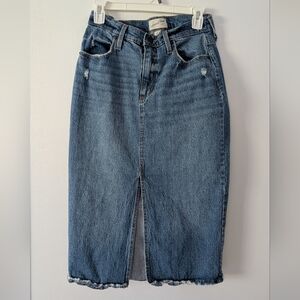 Universal Thread Denim Midi Skirt Size 6